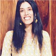 Me llamo Sakeena y vengo de Ingleterra. Soy cualificada como profesora de Primaria y secundaria